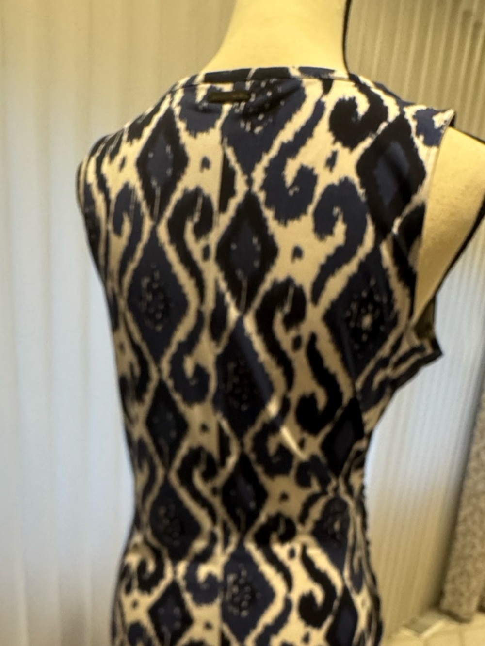 $155 Michael Kors Women’s Sleeveless Blue White Ikat Print Ruched Dress SZ Small - Picture 8 of 8